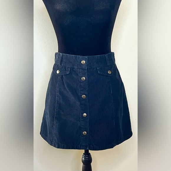 BDG Urban Outfitters black corduroy button front mini skirt medium EUC - Picture 1 of 8